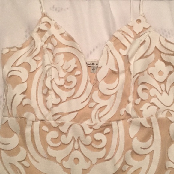 Dress - Picture 3 of 4